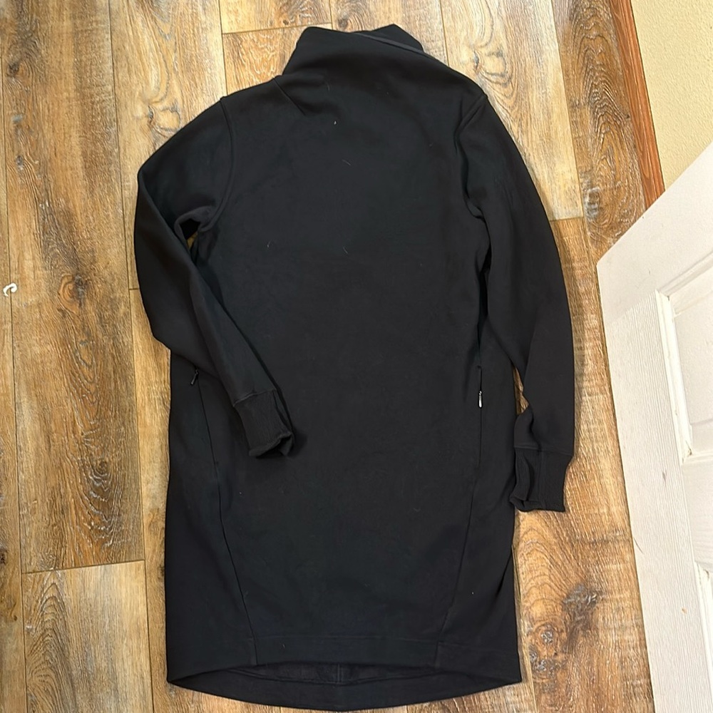 ATHLETA MEDIUM BLACK SWESTSHIRT DRESS LINED